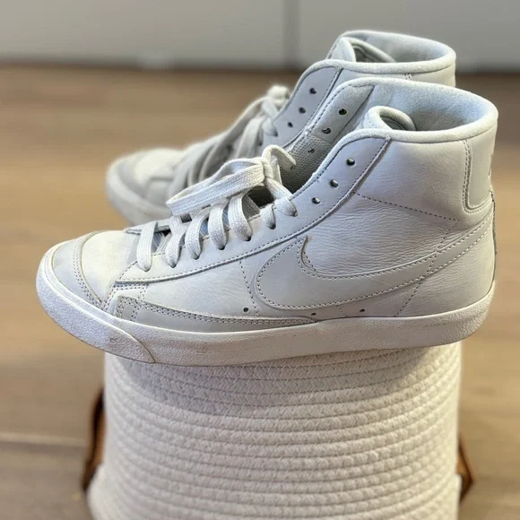 Nike Blazer Mid Premium Women's Shoes Size 8.5 - Picture 3 of 5